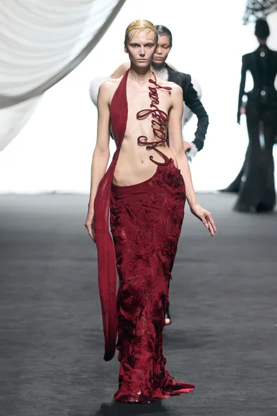 Look 18